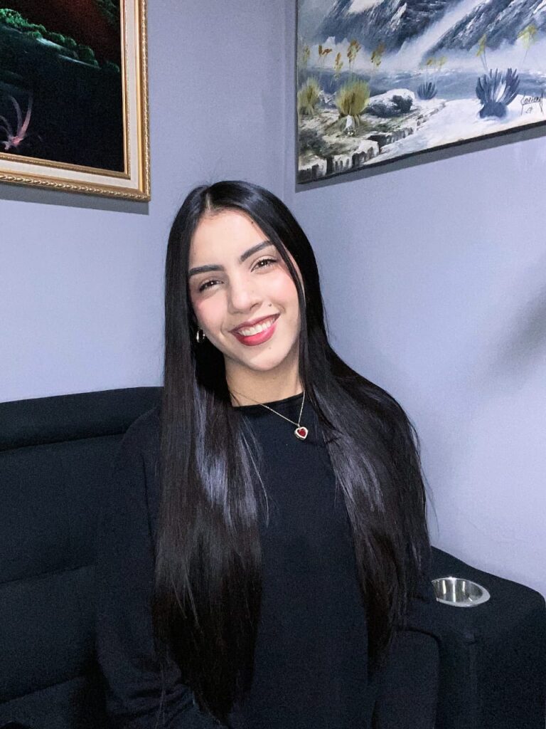 community manager de una agencia digital llamada HAUS 404